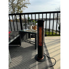 EnerG+ - 1200-Watt Infrared Floorstanding Electric Outdoor Heater-Fournit le maximum 1200 watts de chaleur instantanée. Zone de chauffage : 4 x 6 pieds.