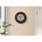 Monarch Specialties - Horloge - 16 po Rond - Horloge Murale - Brun Antique - Transitionnel-Cette horloge analogique est conçue avec des repères numériques imprimés faciles à lire sous des aiguilles en métal, avec un fond d'image ancien, apportant une tonalité chaleureuse et invitante à la décoration de votre maison