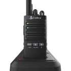 Cobra - PX650 Radio bidirectionnelle professionnelle FRS avec station de chargement – Lot de 6-22 Canaux Et Codes Privés: Combinez 22 canaux et codes privés pour sécuriser vos conversations