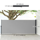 Outsunny - Store latéral rétractable - 13 pi x 5 pi - gris clair-Structure en métal avec revêtement en poudre pour une meilleure durabilité
