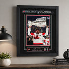 Frameworth - Seth Jarvis 16 po H x 20 po l Cadre signature réplique Carolina Hurricanes Champions de la Coupe Stanley 2026 - Sous licence officielle LNH/AJLNH-Encadre professionnellement au Canada par Frameworth Sports Marketing