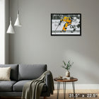 Evgeni Malkin Pittsburgh Penguins Skating with Puck Spotlight sur toile - Toile encadree - 31" x 22"-Prêt à accrocher - livré entièrement assemblé