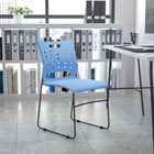 Flash Furniture - Chaise empilable avec base luge de série Hercule, capacité de 881 lb, avec dossier ventilé, bleu (RUT2BL)-Le dossier perforé permet la circulation de l'air