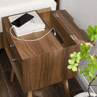 Modway - Ember Bois Table de chevet avec ports USB, Noyer et noyer-Deux prises 120V et deux ports USB