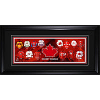 Frameworth - Hockey Canada evolution du chandail - impression encadree - 10" x 20"-Produit sous licence officielle Hockey Canada retracant l'histoire des uniformes de Hockey Canada des origines jusqu'a l'ere moderne. Affichage encadre de qualite superieure de 10 par 20 pouces