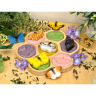Yellow Door - Pierres de jeu sensorielles - Papillons - Lot de 8-Délicieusement sensoriels, les détails peuvent être ressentis aussi bien que vus et les enfants aimeront faire des empreintes dans de l'argile de jeu ou prendre des frottis avec des crayons de cire