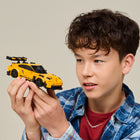 LEGO - Speed Champions La supervoiture Porsche 911 GT3 RS-Modèle de Porsche haut de gamme à exposer - Après avoir conduit le modèle de voiture Porsche sur le circuit, les enfants peuvent l’exposer sur une étagère ou une table de chevet