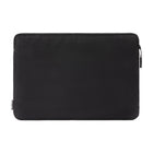 Incase - Go Sleeve pour 16 po Laptop - Noir-Avec sa poche frontale zippée pour les accessoires, il peut servir de sac de voyage compact pour votre ordinateur, chargeur et autres équipements technologiques.
