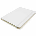 JAM Paper - Carnet de notes moyen à couverture rigide avec élastique - 100 feuilles lignées - 5" x 7" - Blanc-Quantité : vendu à l'unité | 100 pages papier lignées/lignées.