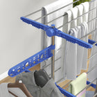 HOMCOM - Séchoir à vêtements pliable à 3 niveaux réglables - bleu-Livré avec 6 roulettes universelles en PP, dont 2 verrouillables 