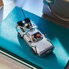 LEGO - Speed Champions La machine à voyager dans le temps de Retour vers le futur-⁠ 2 options d’exposition : ⁠Mode conduite avec un crochet ou mode volant avec des roues inclinées