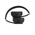 Beats - Solo 4 Écouteurs supra-auriculaires sans fil - Noir/Or-L'arceau flexible soigneusement équilibré, les curseurs personnalisables et les oreillettes ergonomiques garantissent que les Beats Solo 4 sont confortables et restent en place pour offrir un son optimal à vos oreilles