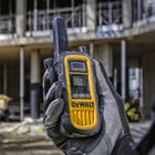 DEWALT - DXFRS800 lot de 48 radios robustes avec 8 chargeurs à 6 ports-9
