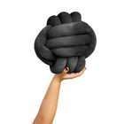 Fiora - Boule à câliner - Granit-Sa texture douce vous donnera envie de glisser vos mains dedans, de le câliner et de le serrer contre vous