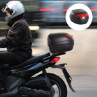 HOMCOM - Coffre supérieur détachable pour scooter/motocyclette - 24 L - Noir-Se verrouille et se retire facilement de la plaque de montage 

