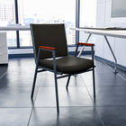 Flash Furniture – Chaise empilable robuste à revêtement noir à motifs et rembourrage de 3 po Hercules, avec accoudoirs, 4/pqt-Siège en contreplaqué épais de 0,625 po
