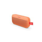 Bose - Haut-parleur SoundLink Flex Gen 2 - Pêche au coucher de soleil-Portez-le dans votre main, jetez-le dans un sac à dos, ou attachez-le à l’extérieur avec la boucle utilitaire sportive en nylon.