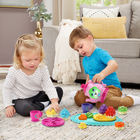 LeapFrog - Mon super goûter magique - Français-Infusez du thé aux fruits en soulevant le couvercle pour sélectionner un parfum et la théière changera de couleur; jouez à faire coucou et souriez dans le miroir