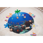TickiT - Tapis de jeu Découverte sous-marine-Accessoire de table lumineuse : ce tapis rond s'adapte parfaitement à notre table lumineuse d'ambiance sensorielle et à notre table de découverte d'ambiance sensorielle !