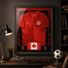 Frameworth - Coupe du Monde FIFA 2026 Officielle Équipe Canada Cadre Réplique de Maillot - 25,75 po x 33,75 po-Arrive prêt à accrocher et constitue un cadeau remarquable pour les amateurs de soccer et les collectionneurs.