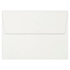 LUX - Enveloppes d?invitation A7 (5 1/4 x 7 1/4 po), 60lb, blanc avec bande détachable, 250/boîte (4880-WPP-250)-Les enveloppes A7 (13,3 x 18,4 cm) sont parfaites pour les invitations à des fêtes, les cartes de remerciement, les faire-part de mariage, les annonces et les photos 13 x 18 cm.
