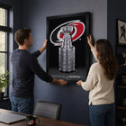 Frameworth - Carolina Hurricanes Toile encadrée 20 po H x 29 po l Champions de la Coupe Stanley 2026 - Sous licence officielle LNH/AJLNH-Impression sur toile sans verre ni acrylique