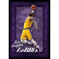 Frameworth - LeBron James Lakers de Los Angeles power slam - impression encadree - 38 po l x 26 po H-Sous licence officielle de la NBA mettant en vedette LeBron James des Lakers de Los Angeles - le meneur de tous les temps dans la NBA avec plus de 40000 points en carriere et 4 fois champion NBA