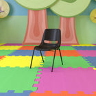 Chaise coquille noire pour enfants ergonomique et empilable de la série HERCULES avec hauteur de siège de 12 po.-Capacité de poids de 440 lb