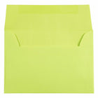 JAM Paper - Enveloppes d'invitation colorées A1 à 4 barres - 3,625 x 5,125 - vert lime ultra - Paquet de 50-Ces enveloppes sont parfaites pour envoyer des invitations, des cartes de voeux, des RSVP, des cartes de remerciement, des cadeaux d'anniversaire, des remises de diplômes, des vacances et plus encore