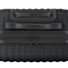 Bugatti - Valise de cabine rigide 21,5 po de la collection Tokyo - Noir-Intérieur doublé avec panneau de séparation, poches pratiques et sangles de serrage pour garder le contenu organisé et en place.