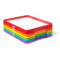 Hand2Mind - Plateaux d'activités magnétiques effaçables à sec - Lot de 6-Améliorez les activités en classe, les jeux et plus encore ! Ces plateaux colorés sont un outil dynamique pour toute salle de classe. La surface magnétique effaçable à sec offre un espace de travail d'apprentissage parfait et convient au papier au format lettre (8,5 po x 11 po) et au format A4