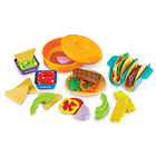 Learning Resources - Nouvel ensemble de tacos Sprouts - Ensemble de 28-Aliments et accessoires de jeu réalistes ! D'un support à tacos et d'un support à tortillas à des chips à tremper et du guacamole, cet ensemble d'aliments de jeu pour les cuisines des enfants est prêt pour des festins imaginaires !