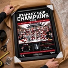 Frameworth - Cadre photoglass des Carolina Hurricanes 16x20 champions Coupe Stanley 2026 - 18 po l x 22 po H-Fabrication conforme au type de produit : la construction PhotoGlass imprime l’image directement sur le verre et la surface se nettoie avec un chiffon doux et sec