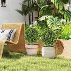 HOMCOM - Boule topiaire artificielle d’eucalyptus 22 po avec piquets de fixation au sol - vert - ensemble de 2-Facile à assembler avec la fixation du piquet de sol en seulement deux minutes 