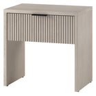 Hudson&Canal - Table de chevet Kenslow 24 po - Blanc aulne-La capacité de poids maximale est de 50 lb, les tiroirs peuvent contenir 10 lb chacun