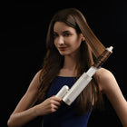 Mova - Sèche-cheveux Flip 10 - Blanc-Séchage rapide en 40 secondes : le moteur de 110 000 tr/min génère un flux d'air puissant permettant de sécher les cheveux courts en seulement 40 secondes.