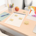 Staples − Feuillets autocollants Stickies recyclés − 1 3/8 po x 1 7/8 po − jaune − paquet de 12-Les blocs plats sont idéaux pour une utilisation en déplacement