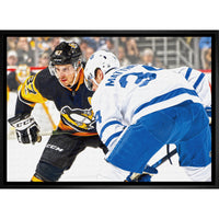 Sidney Crosby & Auston Matthews Face-Off sur toile - Toile encadree - 31" x 22"-Impression sur toile de qualité supérieure avec bordures enveloppées