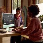 Apple - iMac 24 po - Puce M4 - GPU 10 cœurs - 256 Go SSD - Mémoire unifiée 16 Go - Bleu - Français-Connectez absolument tout: Parce qu’il accueille jusqu’à quatre ports Thunderbolt 4, iMac vous permet de brancher encore plus d’accessoires et de profiter de débits de transfert ultrarapides. Connectez-y jusqu’à deux moniteurs 6K pour travailler en grand et tirez parti d’une connectivité parfaitement fluide avec le Wi‑Fi 6E et Bluetooth 5.3.