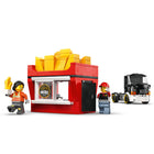 LEGO - City Great Vehicles Le camion de frites-Faites coulisser la fenêtre de service du kiosque pour servir les plats réalisés dans la zone de préparation