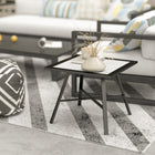 Outsunny - Table d'appoint de patio - petite table d'appoint d'extérieur - gris-Le cadre en métal enduit de poudre et le plateau SPC résistent aux dommages causés par les intempéries 