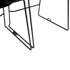 Nightingale - Chaise empilable sans accoudoirs haute densité Sauga de - Noir-Barre transversale du cadre en retrait pour offrir un plus grand dégagement pour les jambes