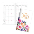 AT-A-GLANCE - Agenda scolaire mensuel de poche 2 ans BADGE floral 2026-2028 - 6 3/16 po H x 3 5/8 po l - multicolore - bilingue-Format des pages : 6 3/16 po H x 3 5/8 po l