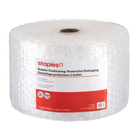 Rouleau d’emballage à bulles Staples de qualité supérieure, 12 po x 100 pi, bulles de 5/16 po, transparent-Le rouleau de papier bulle de 12 po x 100 pi offre une protection matelassée suffisante pour vos objets fragiles et de valeur.