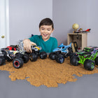 Monster Jam - Camion monstre miniature de collection moulé sous pression à l'échelle 1:24 - Couleurs assorties-CADEAU IDÉAL : Nos jouets monster trucks sont le cadeau de Noël ou d'anniversaire idéal pour les garçons et les filles à partir de 3 ans. Les enfants adoreront le divertissement trépidant de leurs propres répliques réalistes de monster trucks !