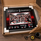 Frameworth - Carolina Hurricanes 16 po H x 20 po l Cadre Champions de la Coupe Stanley 2026 - Sous licence officielle LNH/AJLNH-Fabrique au Canada par Frameworth depuis 1992