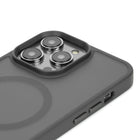 TUFF8 - Étui robuste Glide Guard pour iPhone 15 Plus - Noir fumé-Protection de l'écran et de l'appareil photo : conçu avec un rebord surélevé pour l'objectif et le cadre de l'écran afin de protéger votre appareil photo, votre flash et votre écran contre les rayures lorsqu'il est placé face vers le bas