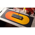 ONEofZERO Grand sous main premium - Rhythmicore Solar Flare-Réduction du Bruit : Les propriétés d'absorption des vibrations réduisent la résonance des hautes fréquences provenant de la table et du clavier