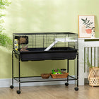 PawHut - Cage pour petits animaux deluxe, habitat pour animaux de compagnie, clapier à roulettes pour lapin-Comprend une petite maison, une plateforme surélevée, une gamelle, un râtelier à foin et un distributeur d’eau 