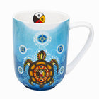 Oscardo - Tasse porcelaine « Medicine Turtle » de James Jacko - 485 ml-Design d’art autochtone - Tortue médecine par James Jacko, artiste odawa-pottawatomi, œuvre des Premières Nations célébrant le patrimoine culturel et les traditions